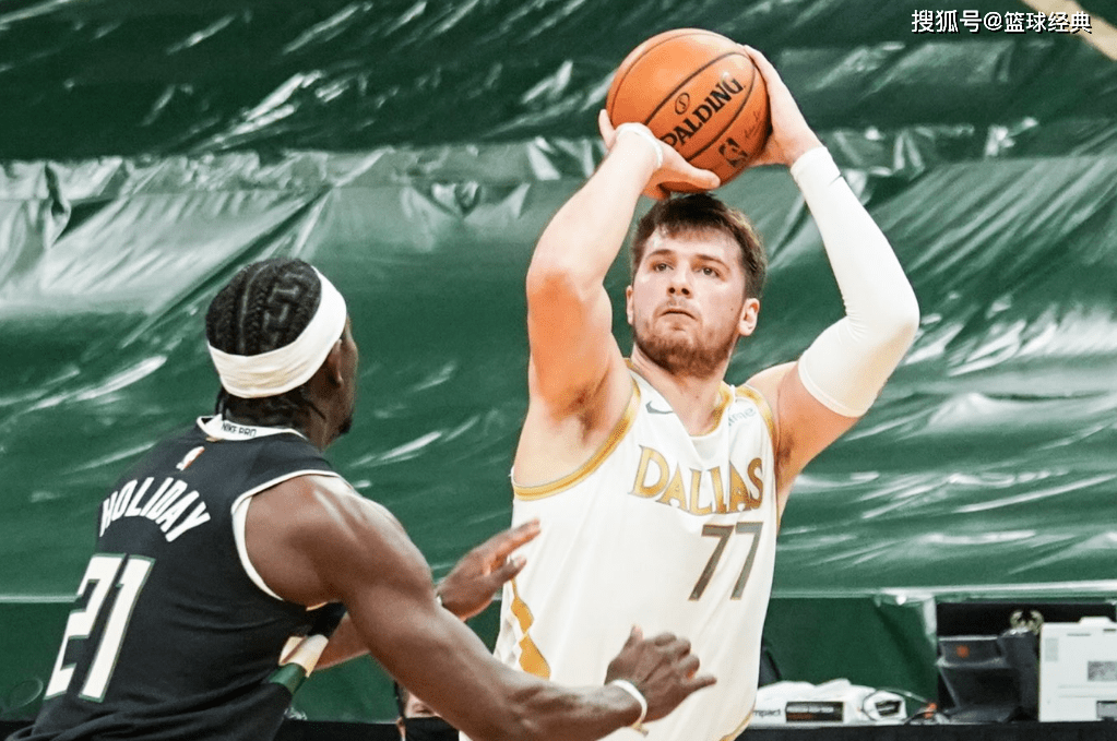 九游官网电脑版网页 Scout巅峰对决，字母哥与80激战独行侠分钟，回归赛场胜负难料！